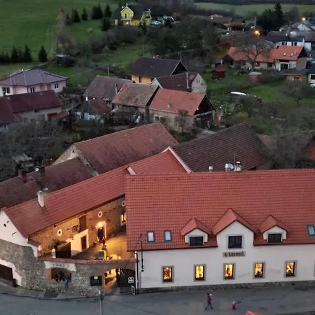 Πανσιόν U Svarcu Zduchovice